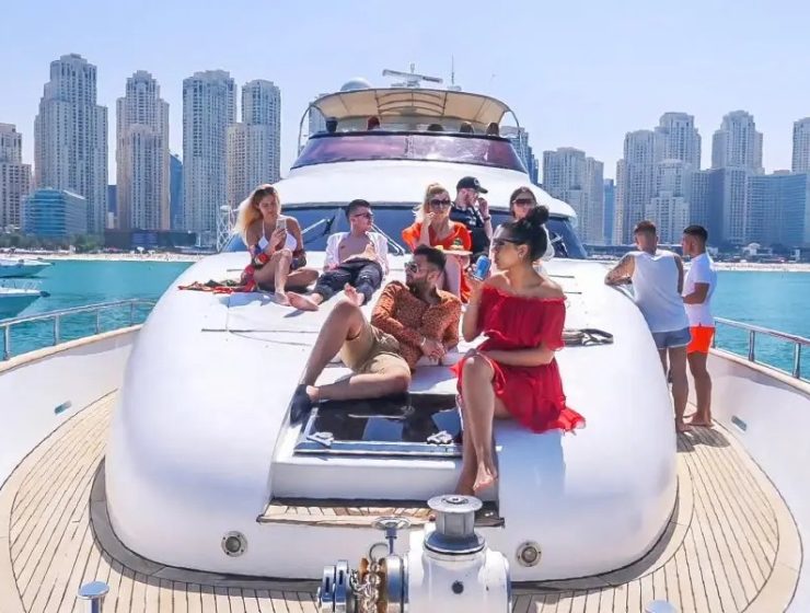 Shared Luxury Yacht Tour in Dubai | Tourdit